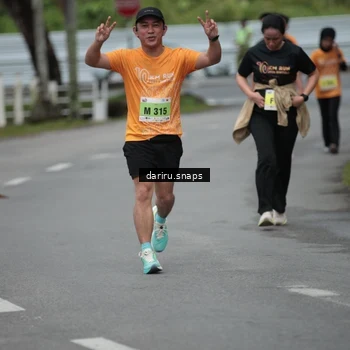 Runner Photo 8574104