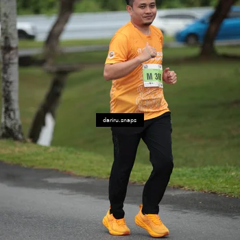 Runner Photo 8574386