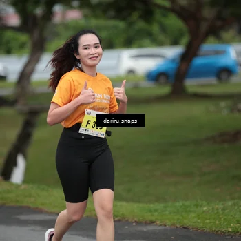 Runner Photo 8574392