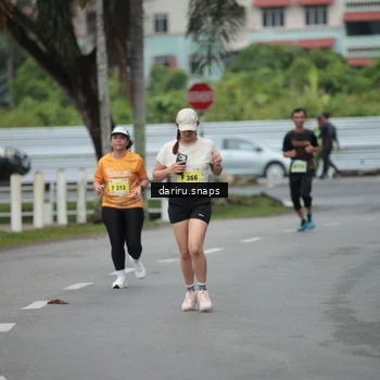 Runner Photo 8574632