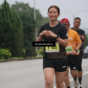 Runner Photo 8574665