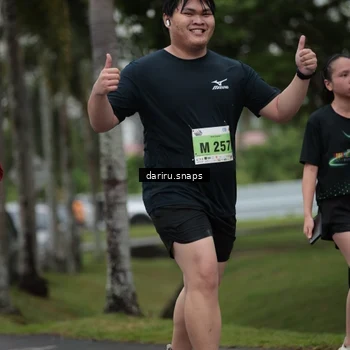 Runner Photo 8575854