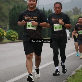 Runner Photo 8575859