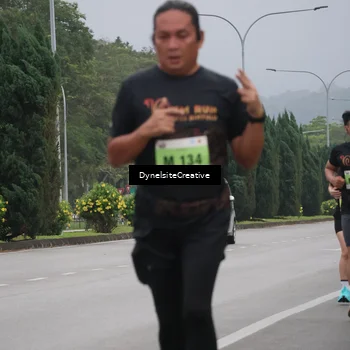 Runner Photo 8575875