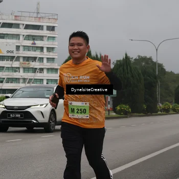 Runner Photo 8576024
