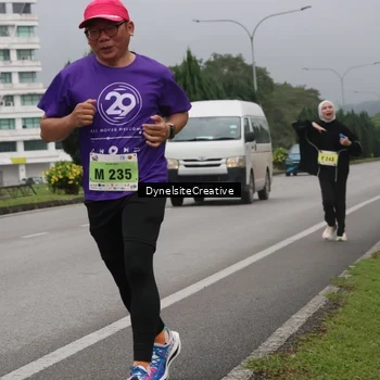 Runner Photo 8576641