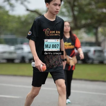 Runner Photo 8576859