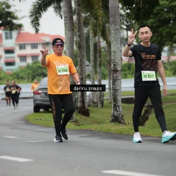 Runner Photo 8577013