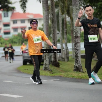 Runner Photo 8577025