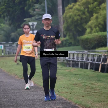 Runner Photo 8577398