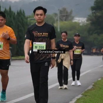 Runner Photo 8578189