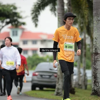 Runner Photo 8579024