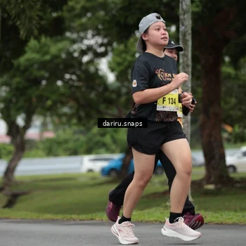 Runner Photo 8580004