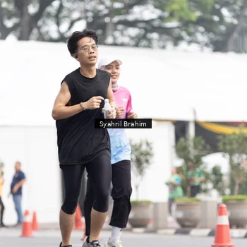 Runner Photo 8582243