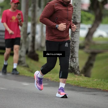 Runner Photo 8584002