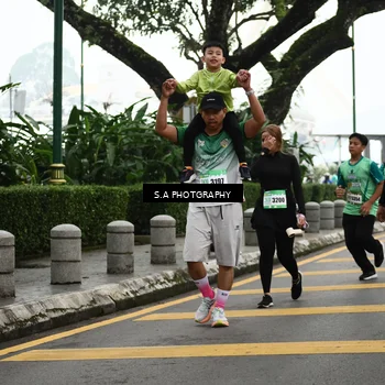 Runner Photo 8584021