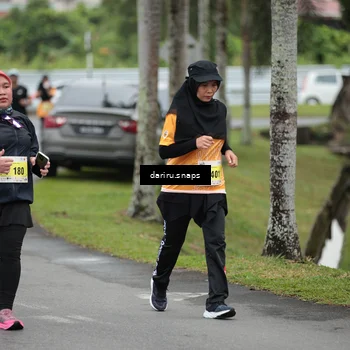 Runner Photo 8585001