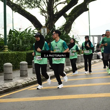Runner Photo 8585004