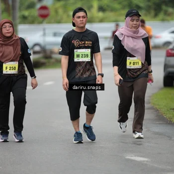 Runner Photo 8585336