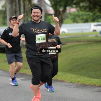 Runner Photo 8585445