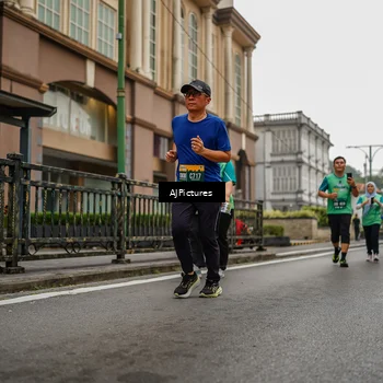Runner Photo 8587292