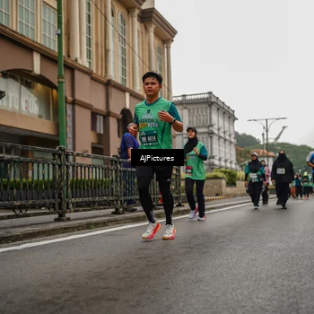 Runner Photo 8587916
