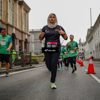 Runner Photo 8588062