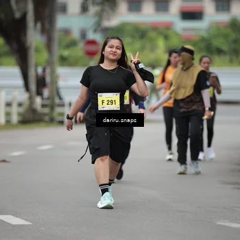 Runner Photo 8588101