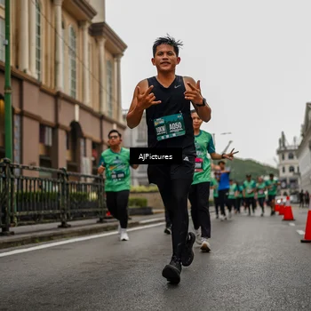 Runner Photo 8588209
