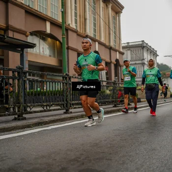 Runner Photo 8588249