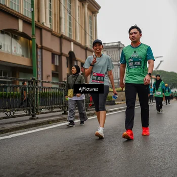 Runner Photo 8588273