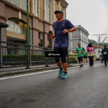 Runner Photo 8588302