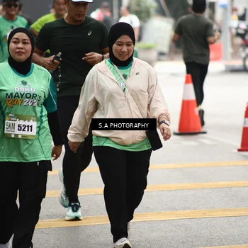 Runner Photo 8588402