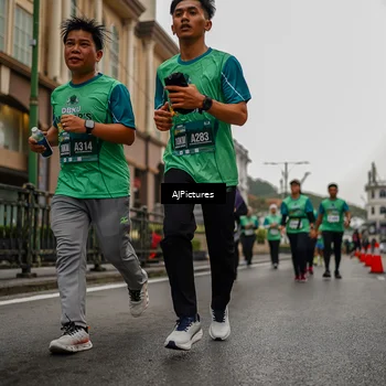 Runner Photo 8588444