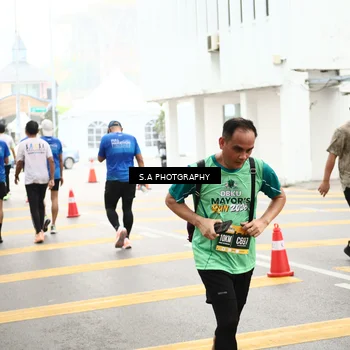 Runner Photo 8588733