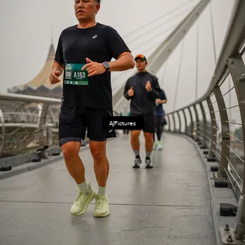 Runner Photo 8589053