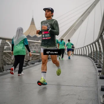 Runner Photo 8589056