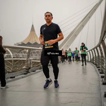 Runner Photo 8589113