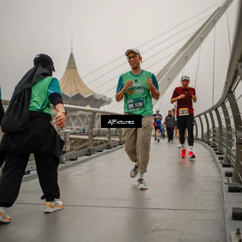 Runner Photo 8589242