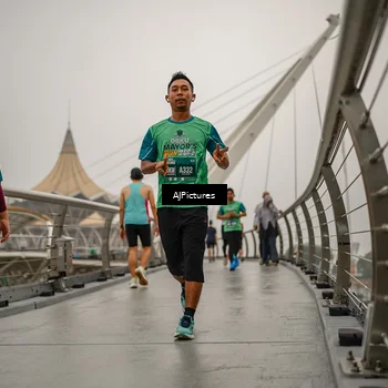 Runner Photo 8589278