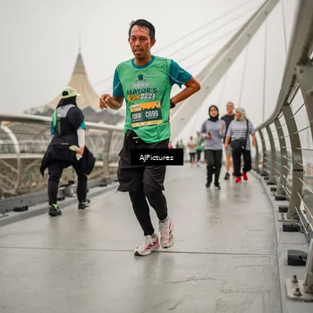 Runner Photo 8589362