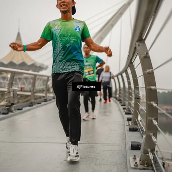 Runner Photo 8589365