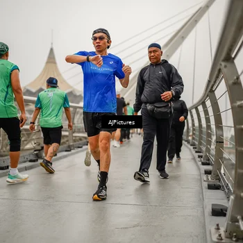 Runner Photo 8589411