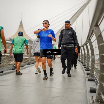 Runner Photo 8589415