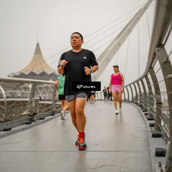 Runner Photo 8589673