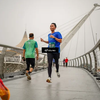 Runner Photo 8589941