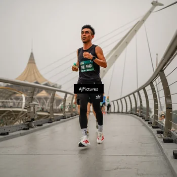 Runner Photo 8590042