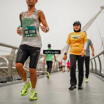 Runner Photo 8590101