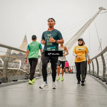 Runner Photo 8590104