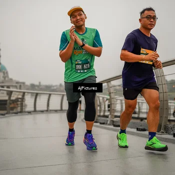 Runner Photo 8590339